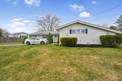 6 Grove St, Danvers, MA 01923 photo 2
