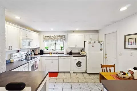 6 Grove St, Danvers, MA 01923 photo 11