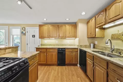 18 Westover Rd, Worcester, MA 01606 photo 11