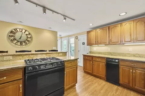 18 Westover Rd, Worcester, MA 01606 photo 12