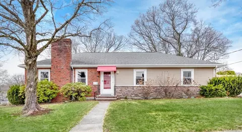 65 Norton Dr, Norwood, MA 02062