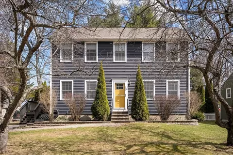 5 Cottage Ln, Amesbury, MA 01913