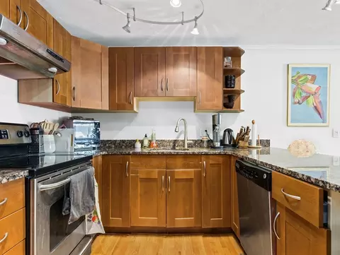 520 Talbot Ave #15, Dorchester Center, MA 02124