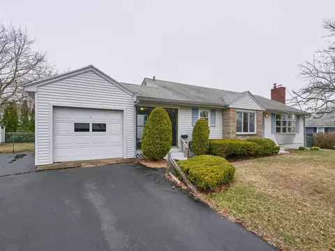 12 Chartier Ln, Southbridge, MA 01550