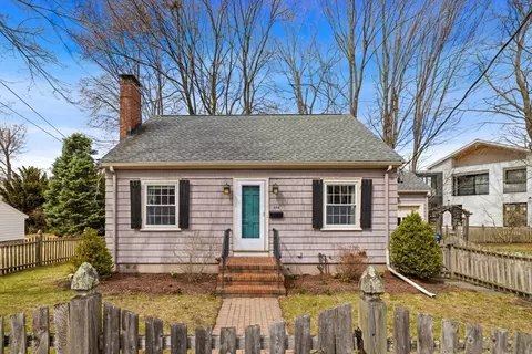 234 Washington St, Reading, MA 01867