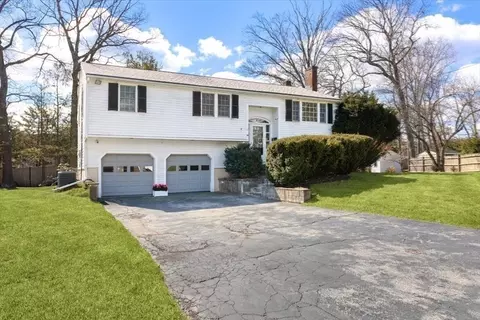 Exterior - 21 Windsor Dr, Hingham, MA 02043 photo 5 of 8