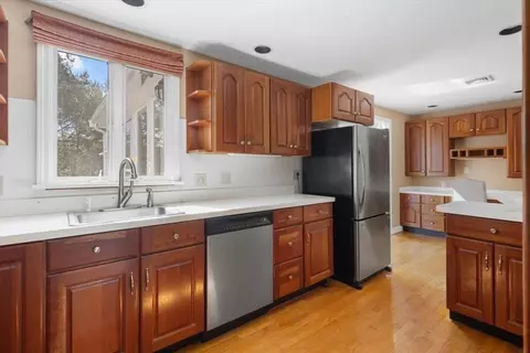 Kitchen - 21 Windsor Dr, Hingham, MA 02043 photo 2 of 2
