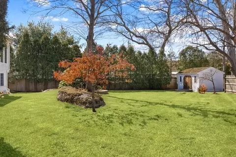 Exterior - 21 Windsor Dr, Hingham, MA 02043 photo 6 of 8