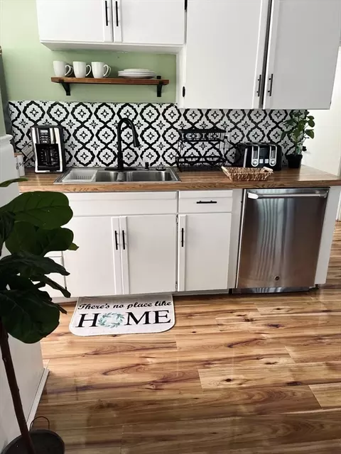 Kitchen - 564 Springfield, Chicopee, MA 01013 photo 2 of 4