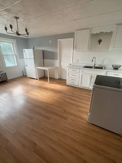 Kitchen - 564 Springfield, Chicopee, MA 01013 photo 4 of 4