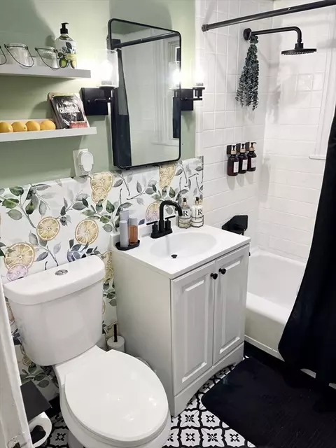 Bath - 564 Springfield, Chicopee, MA 01013 photo 2 of 3