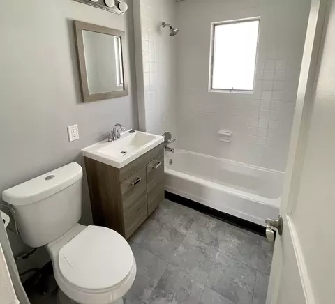Bath - 564 Springfield, Chicopee, MA 01013 photo 3 of 3