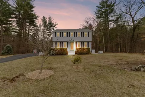 103 Cranberry Rd, Dracut, MA 01826