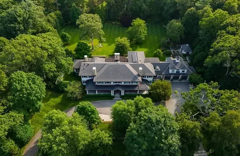 184 Cliff Rd, Wellesley, MA 02481
