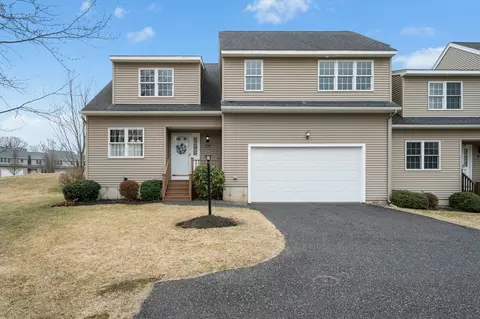 106 Ariel Cir #106, Sutton, MA 01590