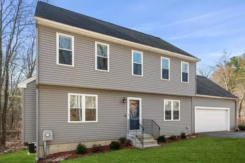 129 Quinapoxet St, Jefferson, MA 01522