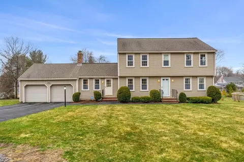 38 Chestnut Ct, North Andover, MA 01845