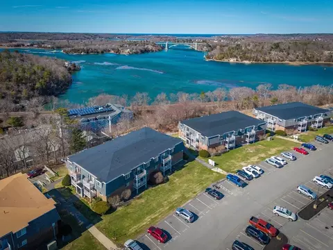 145 Essex Ave #305, Gloucester, MA 01930