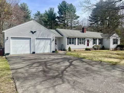 15 George Littlefield Cir, Middleboro, MA 02346