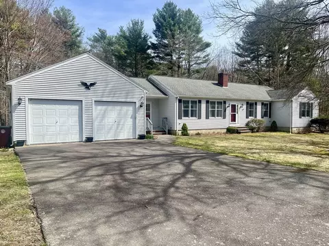15 George Littlefield Cir, Middleboro, MA 02346