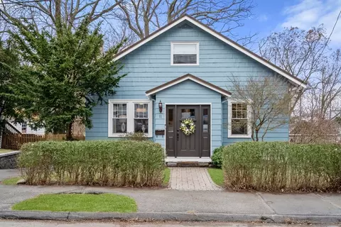 11 Manning Rd, Lynn, MA 01902
