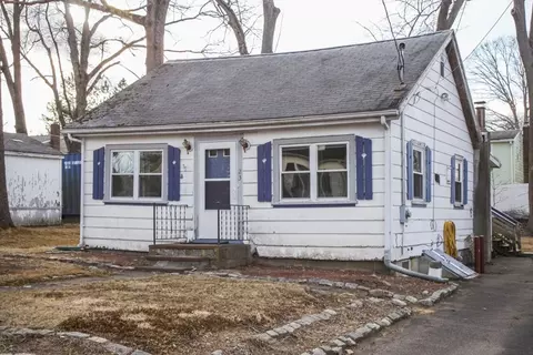 23 Glen Rd, Holbrook, MA 02343