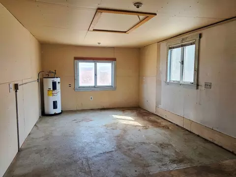 81 Mccarthy Ave, Chicopee, MA 01020 photo 13