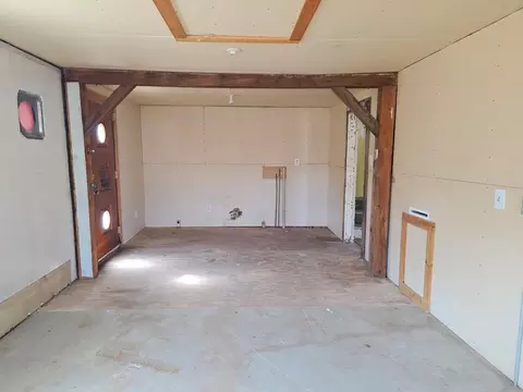 81 Mccarthy Ave, Chicopee, MA 01020 photo 14