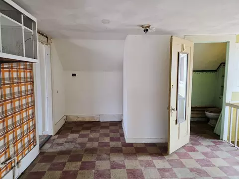 81 Mccarthy Ave, Chicopee, MA 01020 photo 28