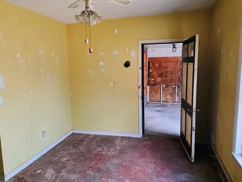 81 Mccarthy Ave, Chicopee, MA 01020 photo 10