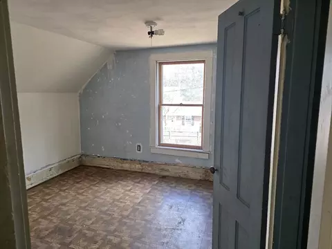 81 Mccarthy Ave, Chicopee, MA 01020 photo 29
