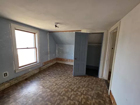 81 Mccarthy Ave, Chicopee, MA 01020 photo 30
