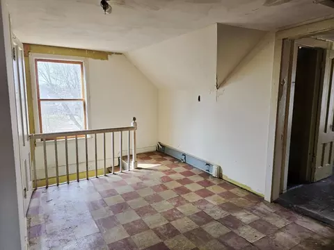 81 Mccarthy Ave, Chicopee, MA 01020 photo 35