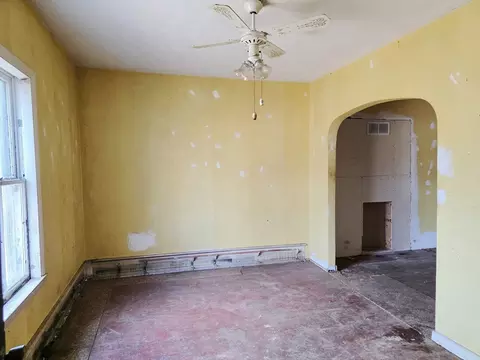 81 Mccarthy Ave, Chicopee, MA 01020 photo 8