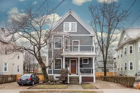 4 Worcester St #1, Belmont, MA 02478