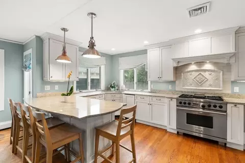 81 Prince St, Needham, MA 02492 photo 3