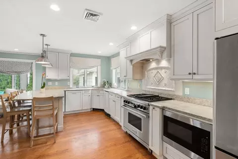 81 Prince St, Needham, MA 02492 photo 4