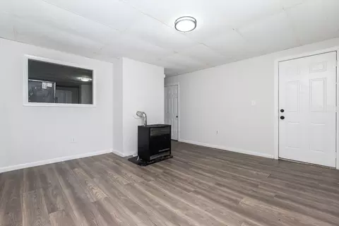 Living - 81 Merrifield St, Worcester, MA 01605 photo 4 of 8