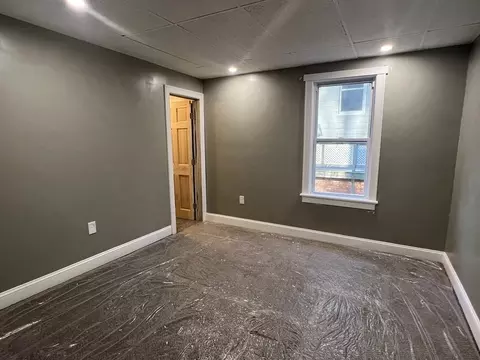 Bedroom - 81 Merrifield St, Worcester, MA 01605 photo 2 of 4
