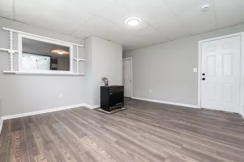 Living - 81 Merrifield St, Worcester, MA 01605 photo 7 of 8