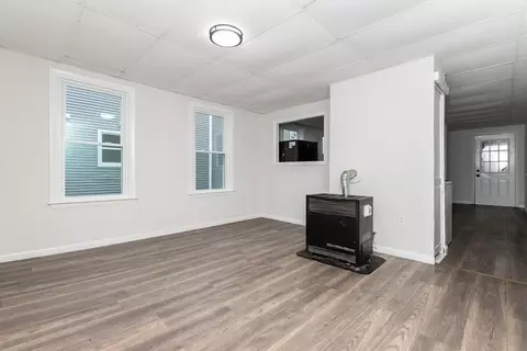 Living - 81 Merrifield St, Worcester, MA 01605 photo 3 of 8