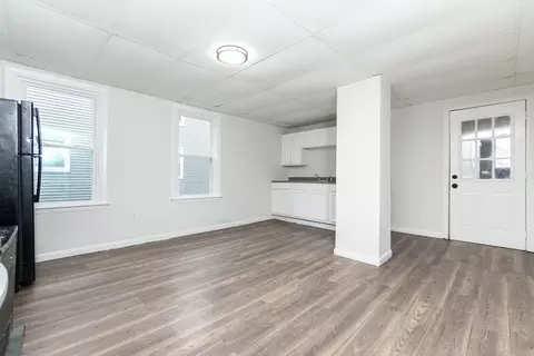 Living - 81 Merrifield St, Worcester, MA 01605 photo 2 of 8