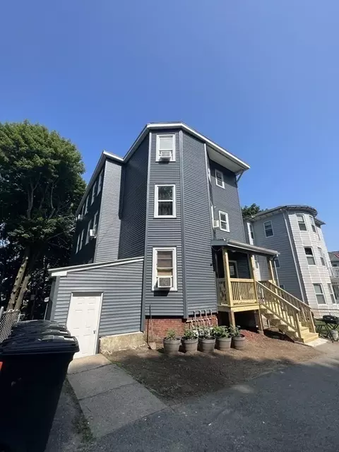 Exterior - 81 Merrifield St, Worcester, MA 01605 photo 1 of 1