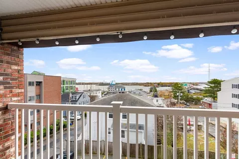 12 Cox Ct #PHB, Beverly, MA 01915