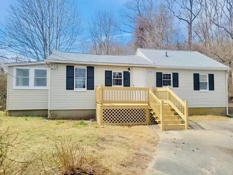 379 Main St, Mashpee, MA 02649