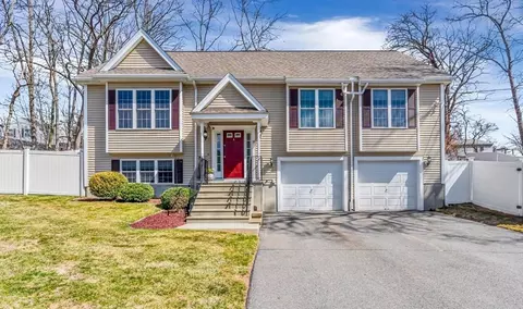 35 Tower St, Hudson, MA 01749