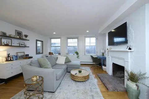 462 Beacon St #2, Boston, MA 02115