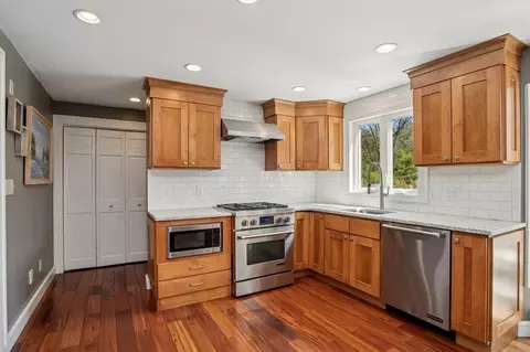 21 Grove St, Millis, MA 02054 photo 8