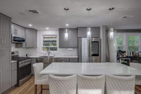 327 Old Billerica Rd, Bedford, MA 01730