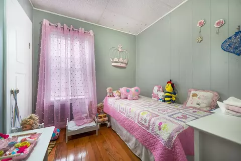 Bedroom - 80 Lane St, Fall River, MA 02721 photo 2 of 8